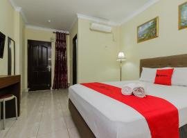 RedDoorz @ Malalayang 2 Manado，位于美娜多的酒店