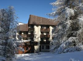 莱斯特拉帕斯酒店，位于莱索尔布约龙滑雪缆车附近的酒店