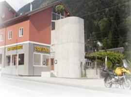 Val Sole Ristorante Pizzeria con alloggio，位于Acquarossa的酒店