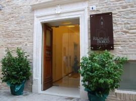 Relais Del Borgo Hotel & Spa 4 Stelle，位于Staffolo的温泉住宿