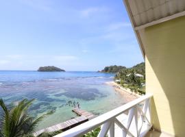 Coconut Grove Lodge，位于格兰德岛的酒店