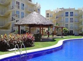 Depa Marina Diamante · Depto PB internet Alberca Palapa Acapulco Marina Diamante，位于阿卡普尔科的度假村