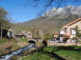 Hotel Cumbres Valdeón，位于波萨达德瓦尔德翁的酒店