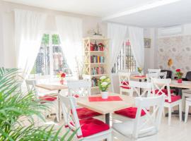 Hotel Marbella，位于福恩吉罗拉的酒店