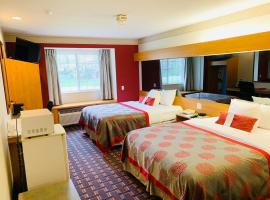 Ramada by Wyndham Bloomington I-55 and I-74 IL，位于布卢明顿的酒店