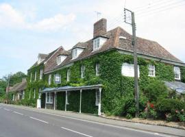 Hardwicke arms hotel，位于Arrington的酒店