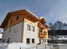里贾纳小木屋酒店