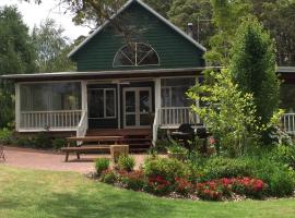 Lakeside Garden Chalet，位于丹马克的酒店