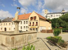 Hotel u Martina - Kocábka，位于伏尔塔瓦河畔罗日姆贝克的酒店