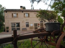 Fattoria Nonno Neno B&B，位于Appignano的酒店