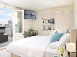 Studio 8 - Penthouse