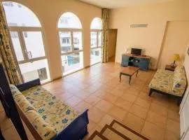 Apartment near the sea with wifi and pool