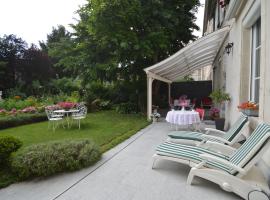 Chambre d'hôtes à TOUL centre ville avec parking privé，位于图勒的酒店