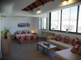 Spacious & Modern Studio Apartment Near the Airport，位于Glyka NeraMEC - 地中海展览中心附近的酒店