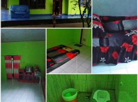 Cottage & akomodasi geopark Ciletuh，位于苏加武眉的酒店