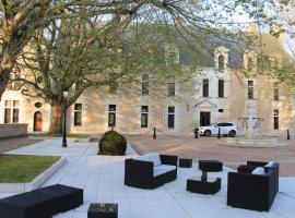 蒙纳迪尔城堡酒店，位于齐塞恩·都兰的酒店