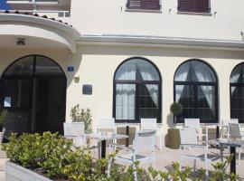 Hotel La Settima Luna，位于萨武德里亚的酒店