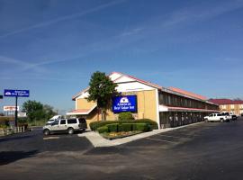 Americas Best Value Inn Tulsa I-44，位于塔尔萨Town West Shopping Center附近的酒店