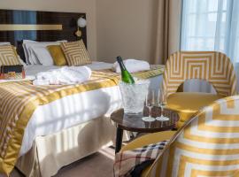 Hotel Carlton，位于滨海博利厄的浪漫度假酒店