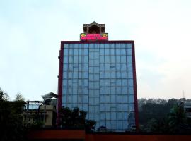 Hotel Grand Luit，位于古瓦哈提普莱亚·戈皮纳思·博多洛伊国际机场 - GAU附近的酒店