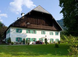 Naturresort FiSCHERGUT - Lodge Wolfgangthal，位于圣沃尔夫冈的农家乐