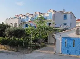 Apartments Jadranka - 200 m from sea