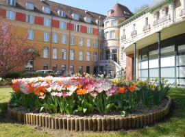 Grand Hôtel Thermal，位于Évaux-les-Bains的酒店