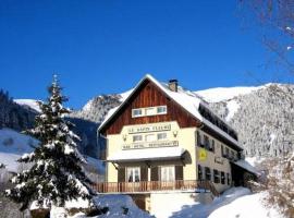 Logis Hôtel Le Sapin Fleuri，位于Bourg dʼOueil的酒店