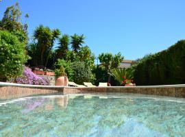 ARTS HOUSE - Cabrils, Maresme, Barcelona，位于卡夫里尔斯的酒店