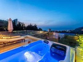 FlyViewFlatsGOLD PrivateHotTub with SeaView