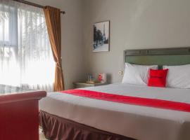 RedDoorz Plus @ Otista Garut，位于加鲁特的酒店