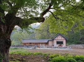 Moonlight House，位于Cheongsong的乡间豪华旅馆