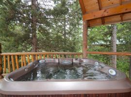 Trappers Chalet by KABINO Luxury Mountain Lodge Hot Tub Close to Yellowstone and Harriman Park Grill WiFi，位于艾兰帕克的酒店