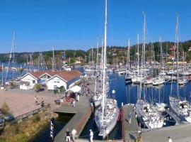 Henåns Hostel in the Marina，位于Henån的酒店