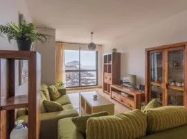 El Mirador: sea views from the shore