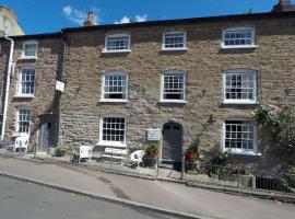 The Whitehouse Ross-On-Wye，位于瓦伊河畔罗斯的住宿加早餐旅馆