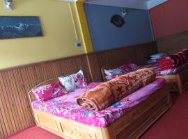 Gautam Hotel & Restaurant，位于Mirik的酒店
