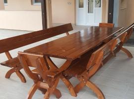 La Bustea，位于Hărţăgani的酒店