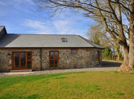 Molesworth Barn，位于比迪福德的酒店