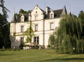 菲利克斯山城堡酒店，位于Saint-Jean-Saint-Germain的酒店