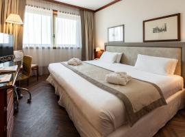 Hotel Catullo，位于圣马尔蒂诺博纳尔贝尔戈的酒店