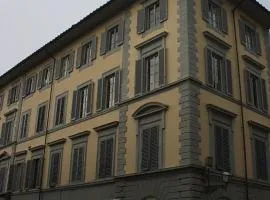 阿普里勒27号公寓