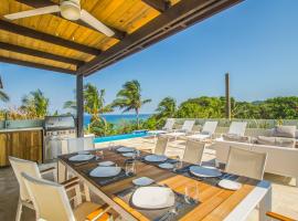Villa Topaz Above West Bay with 360 Degree Views!，位于西湾的海滩短租房