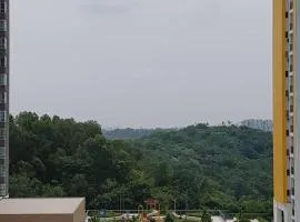 Enjoy Cozy 2 Room Condo at Mesahill Nilai (15 mins to KLIA)