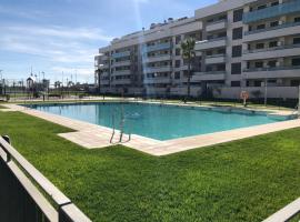 Suite Home Los Alamos sol, playa y golf , parking&Wifi，位于多列毛利诺斯马拉加主广场附近的酒店