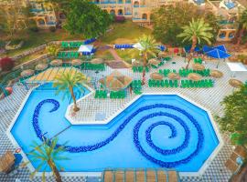 Club In Eilat - Coral Beach Villa Resort，位于埃拉特的带泳池的酒店