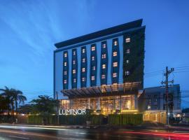 Luminor Hotel Airport Sidoarjo By WH , Best Choice and Strategic Location with a Rooftop area in Town，位于诗都阿佐的酒店