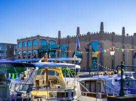 埃滕 - 勒尔草皮船酒店，位于埃滕-勒尔的酒店