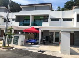 2sty Villa - Walking Distance To The Beach，位于邦咯的乡村别墅