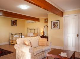 Angaston Saleyards Luxury Accommodation，位于Angaston的乡间豪华旅馆